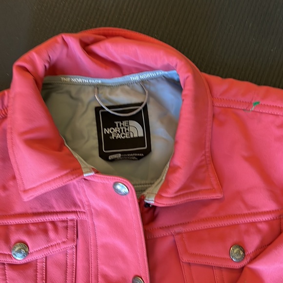 The North face pink coral color jacket - Picture 4 of 7
